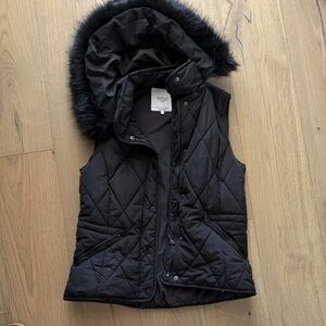 Zara Black Quilted Vest with Faux Fur Hood